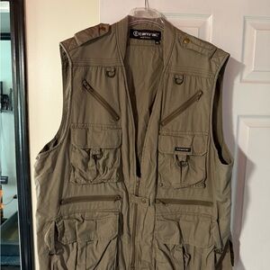 Tamrac Men's Khaki Adventure Vest